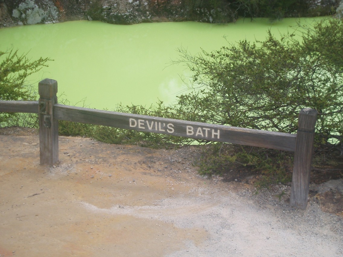 348   03 02   Taupo + omgeving